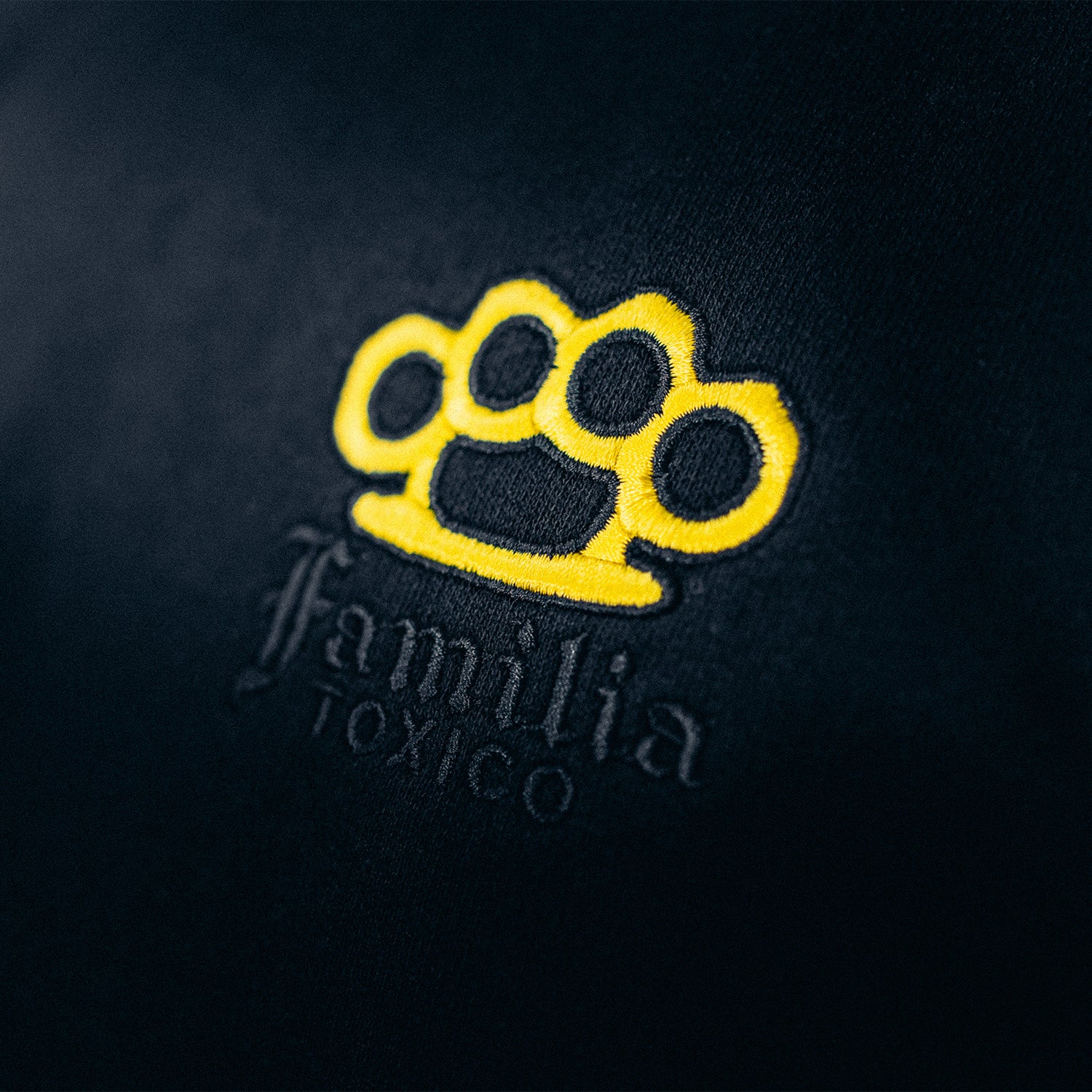 Familia Crewneck - Image 3