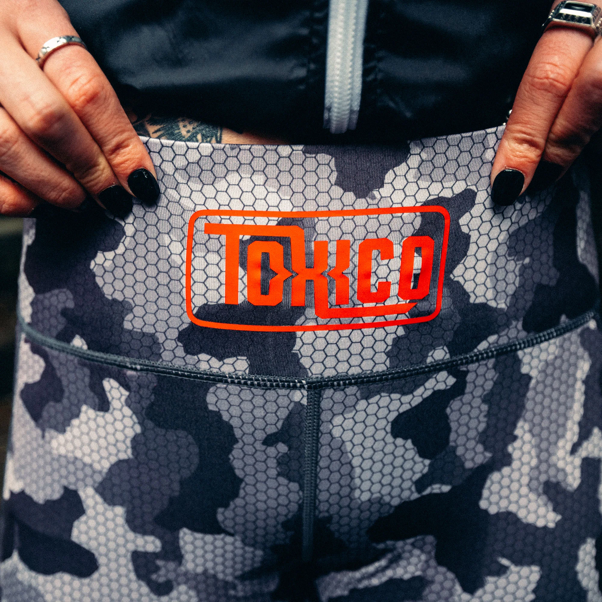 Honeycomb Camo Leggings - Image 3
