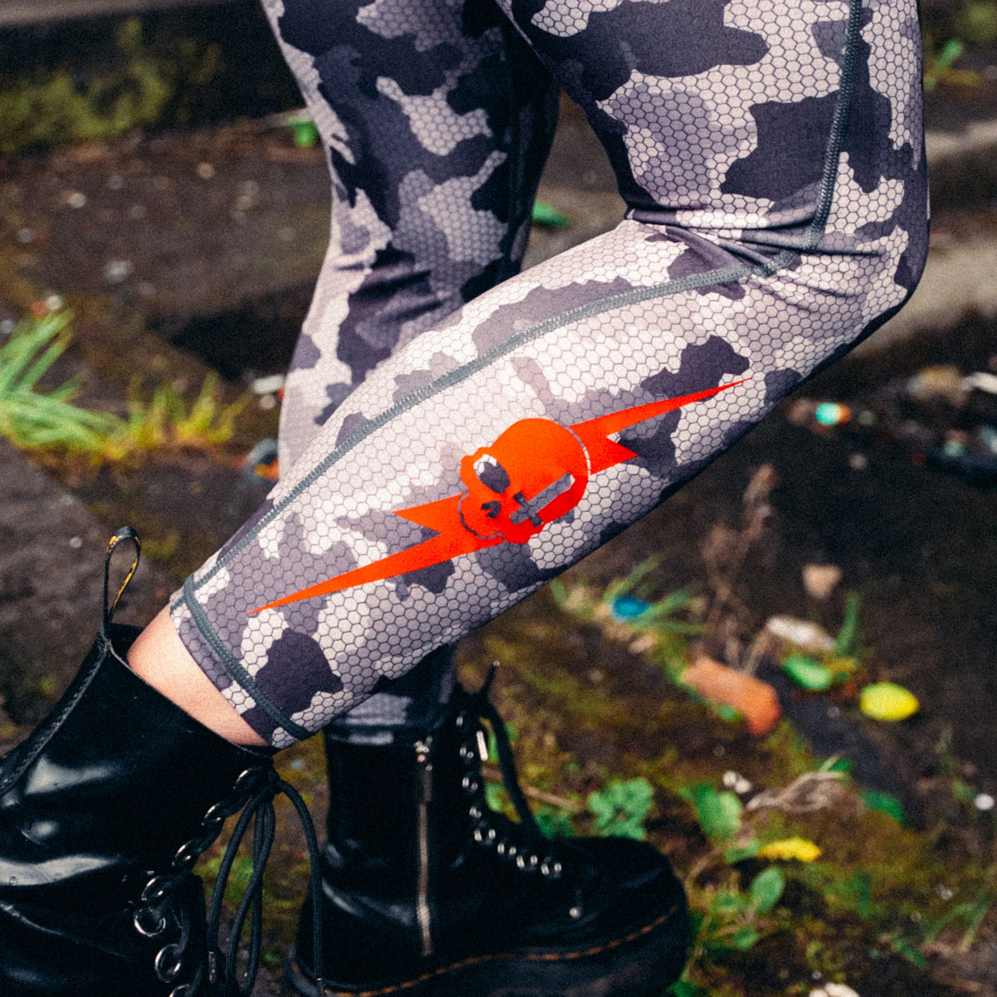 Honeycomb Camo Leggings - Image 4